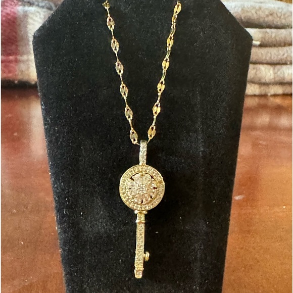 Victorian Ornate Cubic Zirconia, Spinning Key Glam Luxury, Gold plated Necklace - Picture 5 of 6